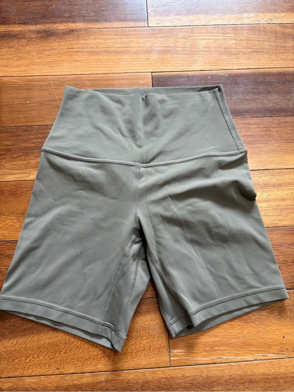 Lululemon High-Waist Women's Bike Shorts - Taupe/Grey